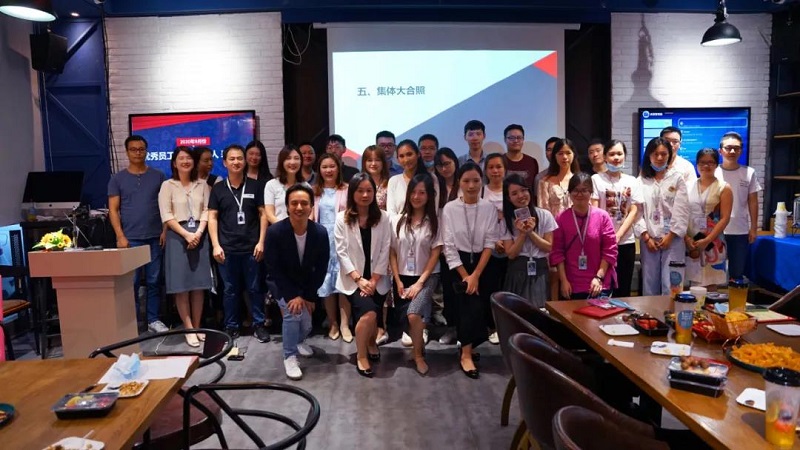 榜樣的力量丨云里物里9月份優(yōu)秀員工&優(yōu)秀新人表彰大會(huì)圓滿結(jié)束